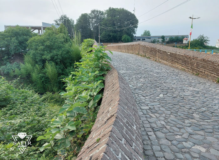 معماری پل خشتی لاهیجان