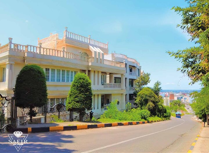 بازار ملک در لاهیجان